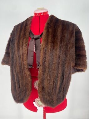 Mid Century Dark / Chocolate Brown Vintage Genuine Mink Fur Capelet Stole